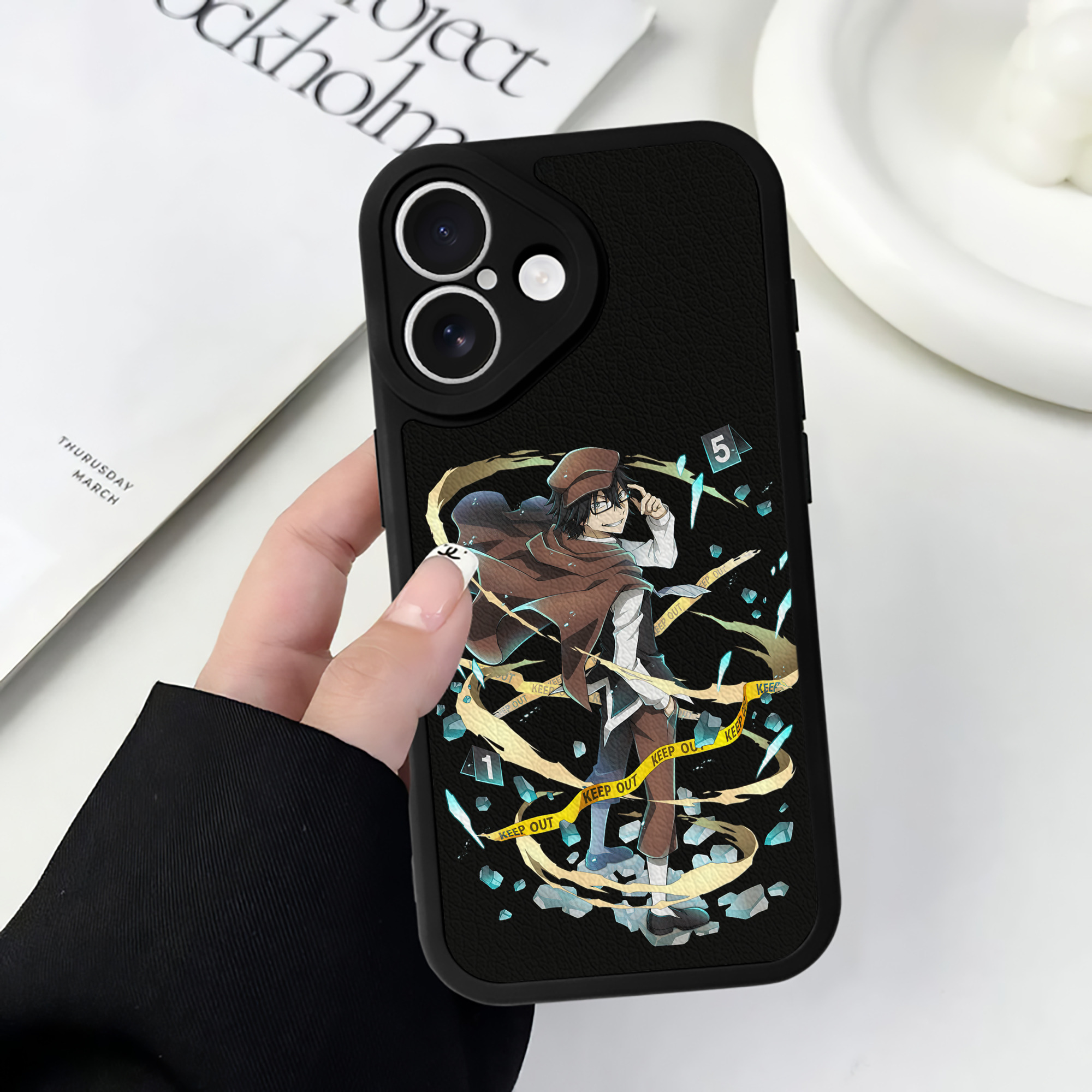 （画像用） 文豪ストレイドッグス Bungo Stray Dogs 【iPhone 16シリーズ対応】シリコンスマホケース（レザー調） 材質：シリコン